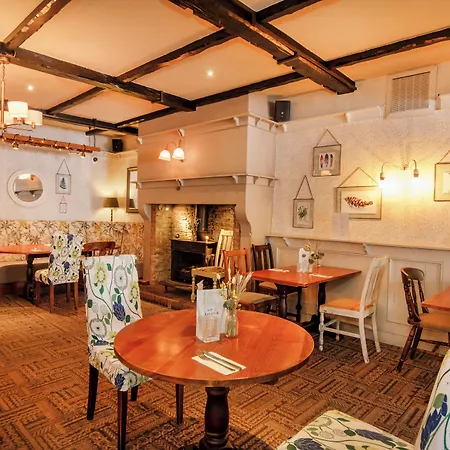 Kings Head By Chef & Brewer Collection מלון