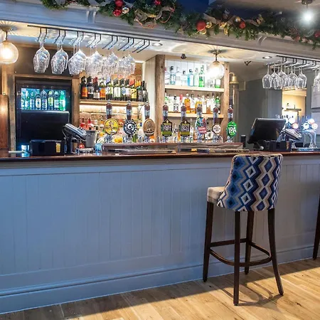 מלון Kings Head By Chef & Brewer Collection 3*